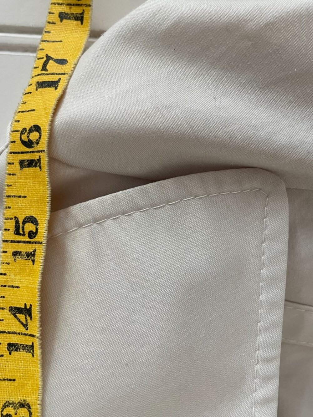 DKNY classic cotton trench coat, light tan, petite L - Picture 8 of 9